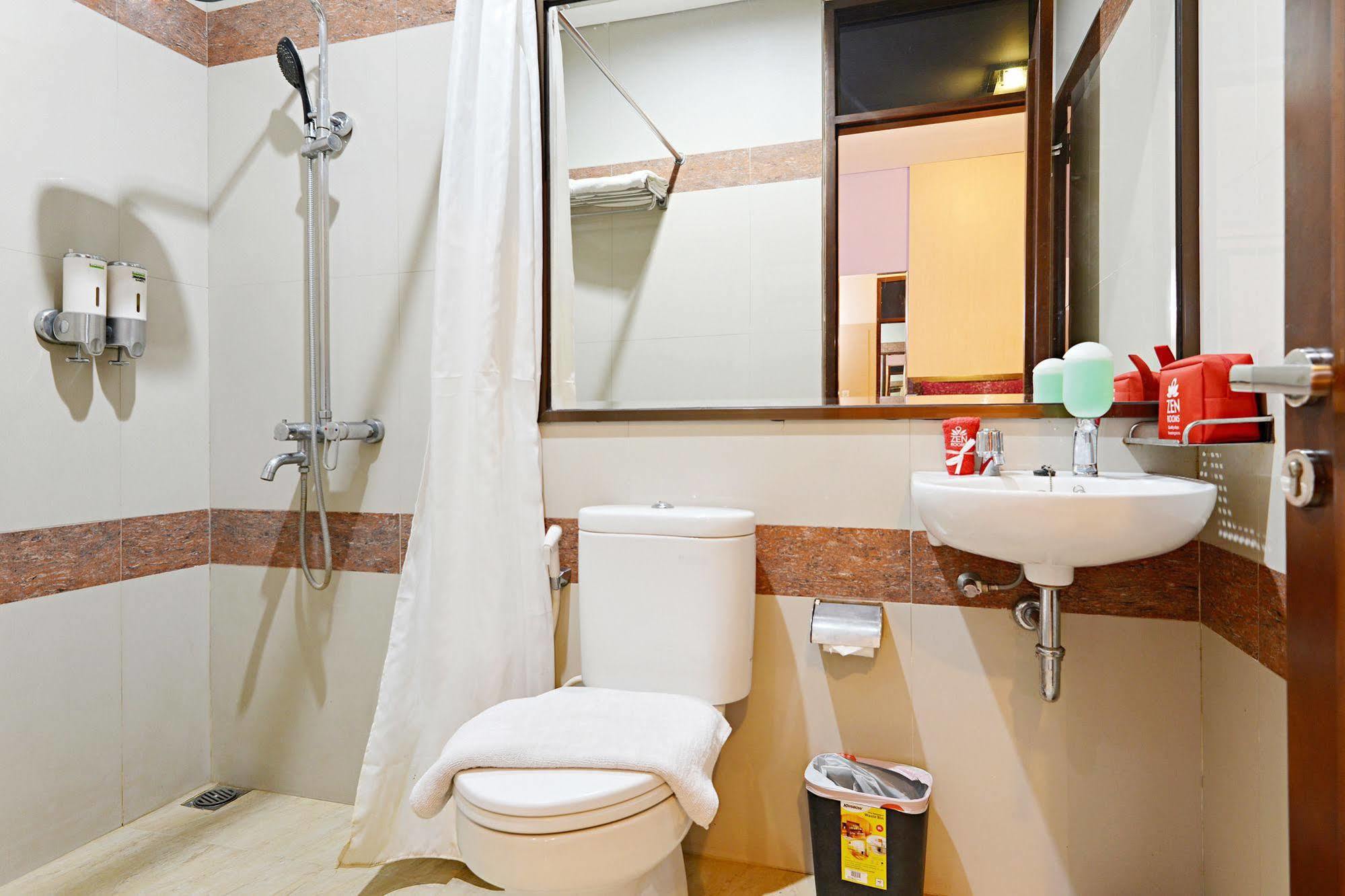 Zen Rooms Riau Natuna Bandung Ngoại thất bức ảnh