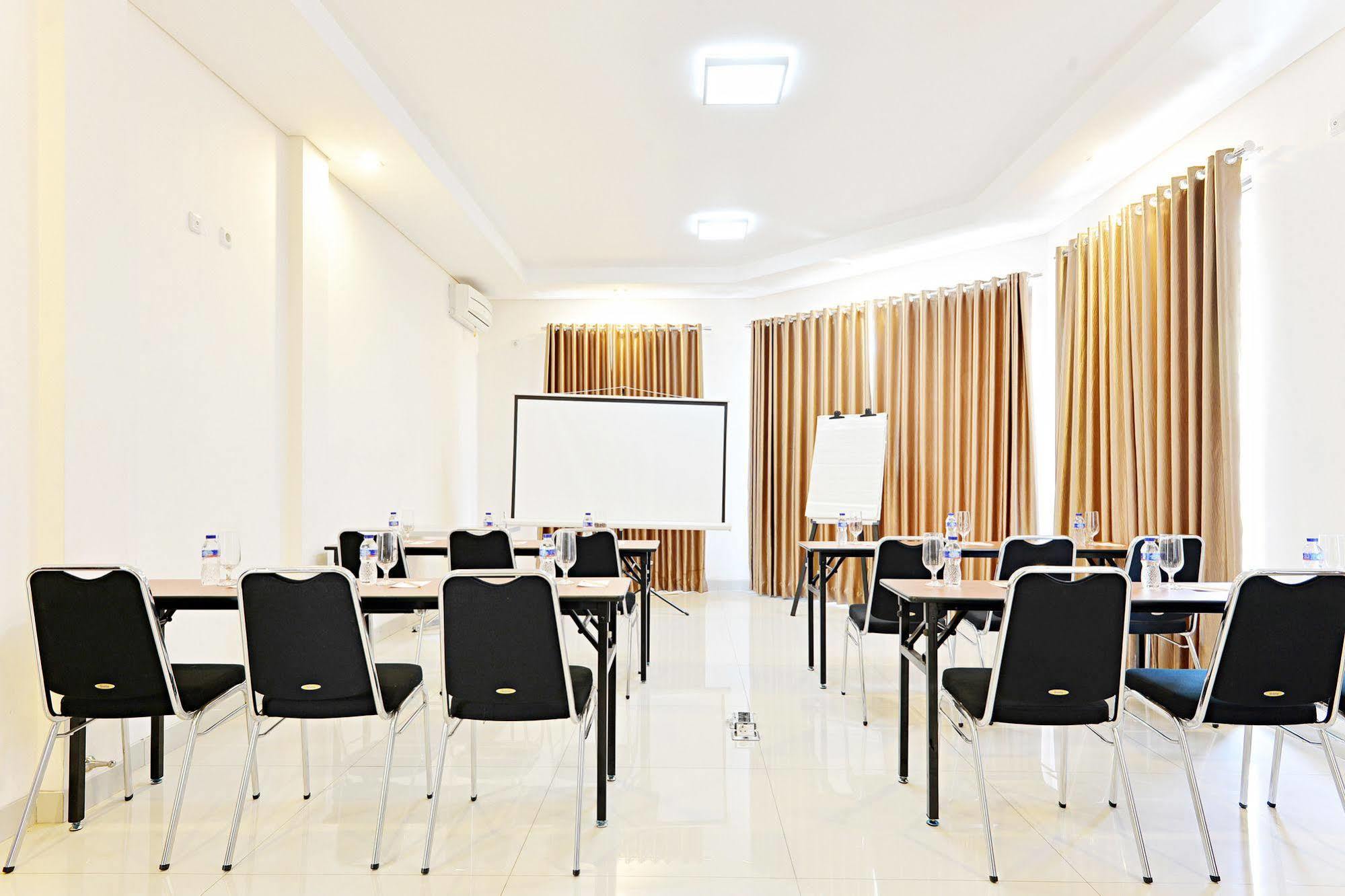 Zen Rooms Riau Natuna Bandung Ngoại thất bức ảnh
