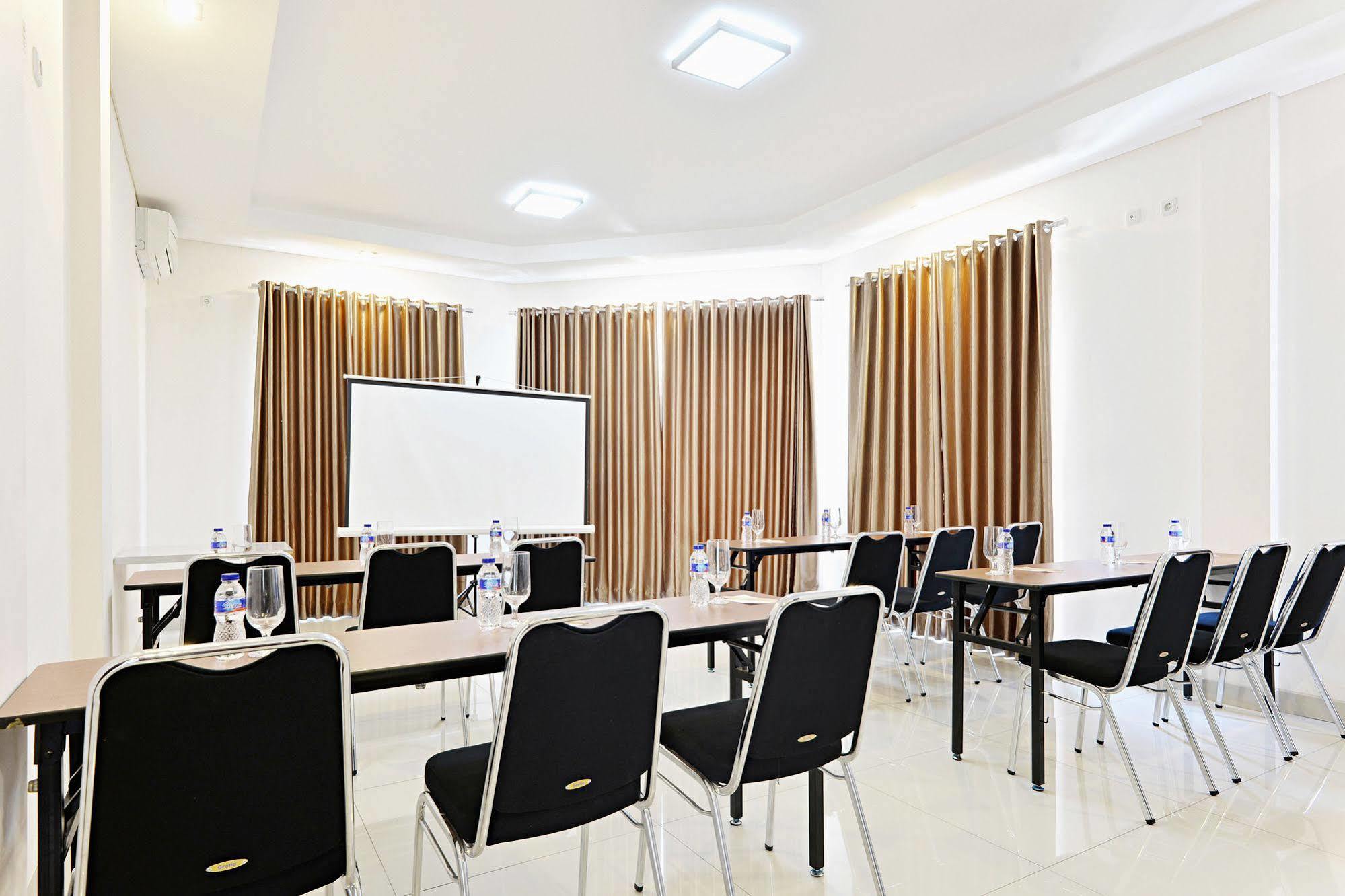 Zen Rooms Riau Natuna Bandung Ngoại thất bức ảnh