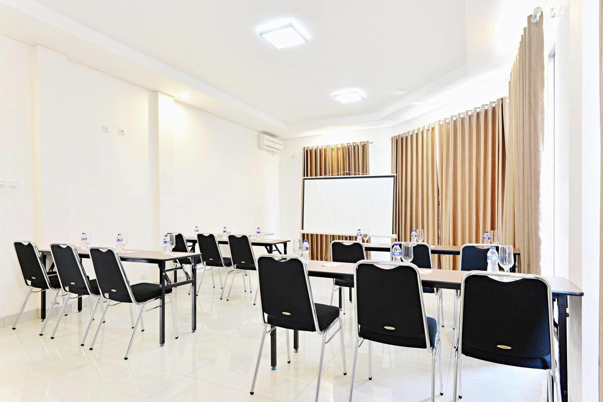 Zen Rooms Riau Natuna Bandung Ngoại thất bức ảnh